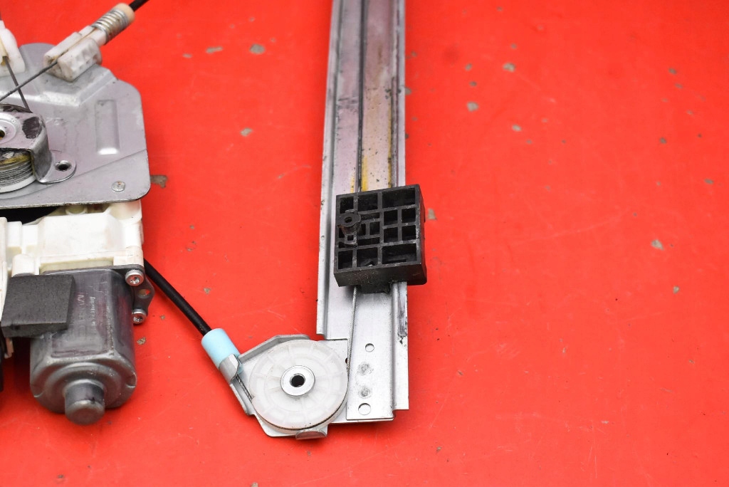 window regulator left front EU 8P0959801A AUDI A3 8P 3D HB 03-05