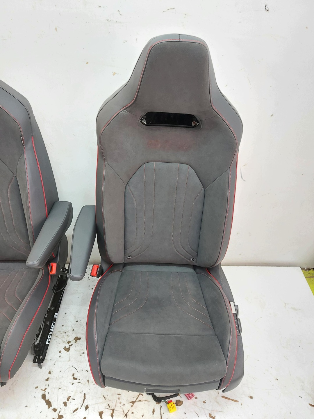 VW ID5 GTX 11E Siège KOMPLET PODLOKIETNIKI