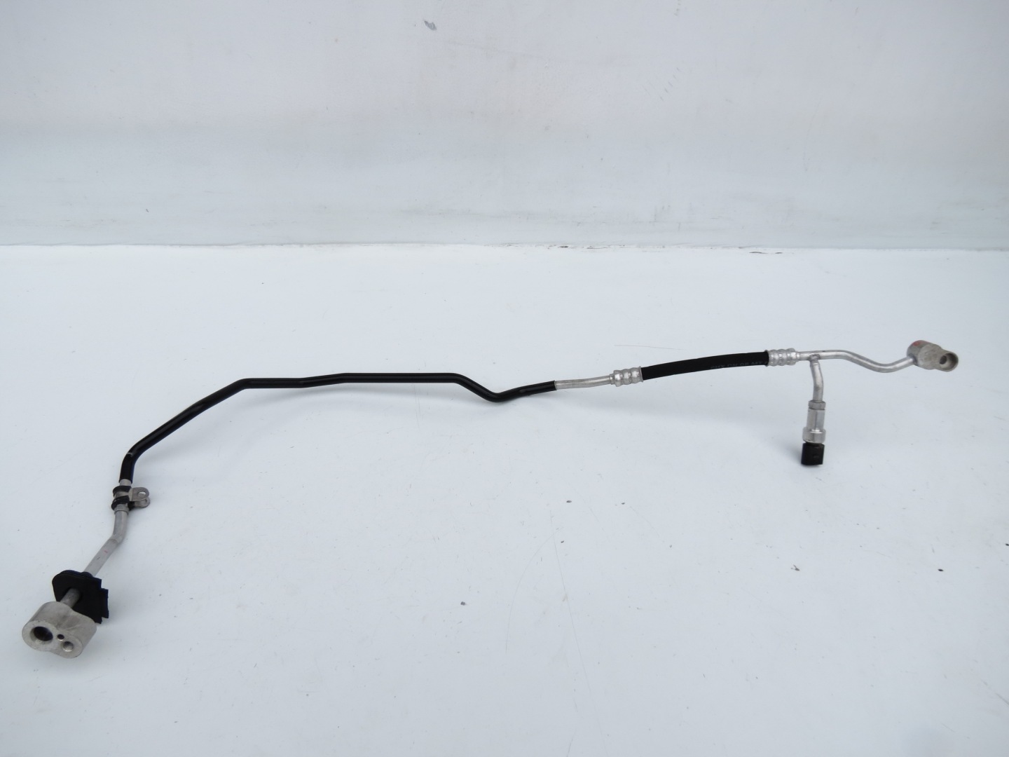 vedení trubka hadice klimatizaci 7L5820741B PORSCHE CAYENNE a 7L