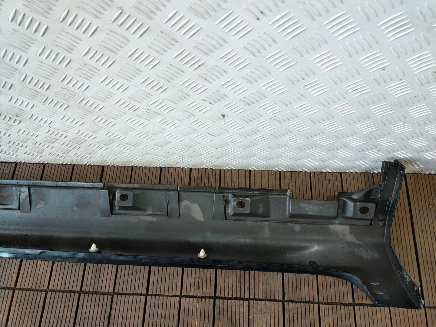 SUZUKI KIZASHI 09-14 moulding threshold left cap 77241-57L1 OE