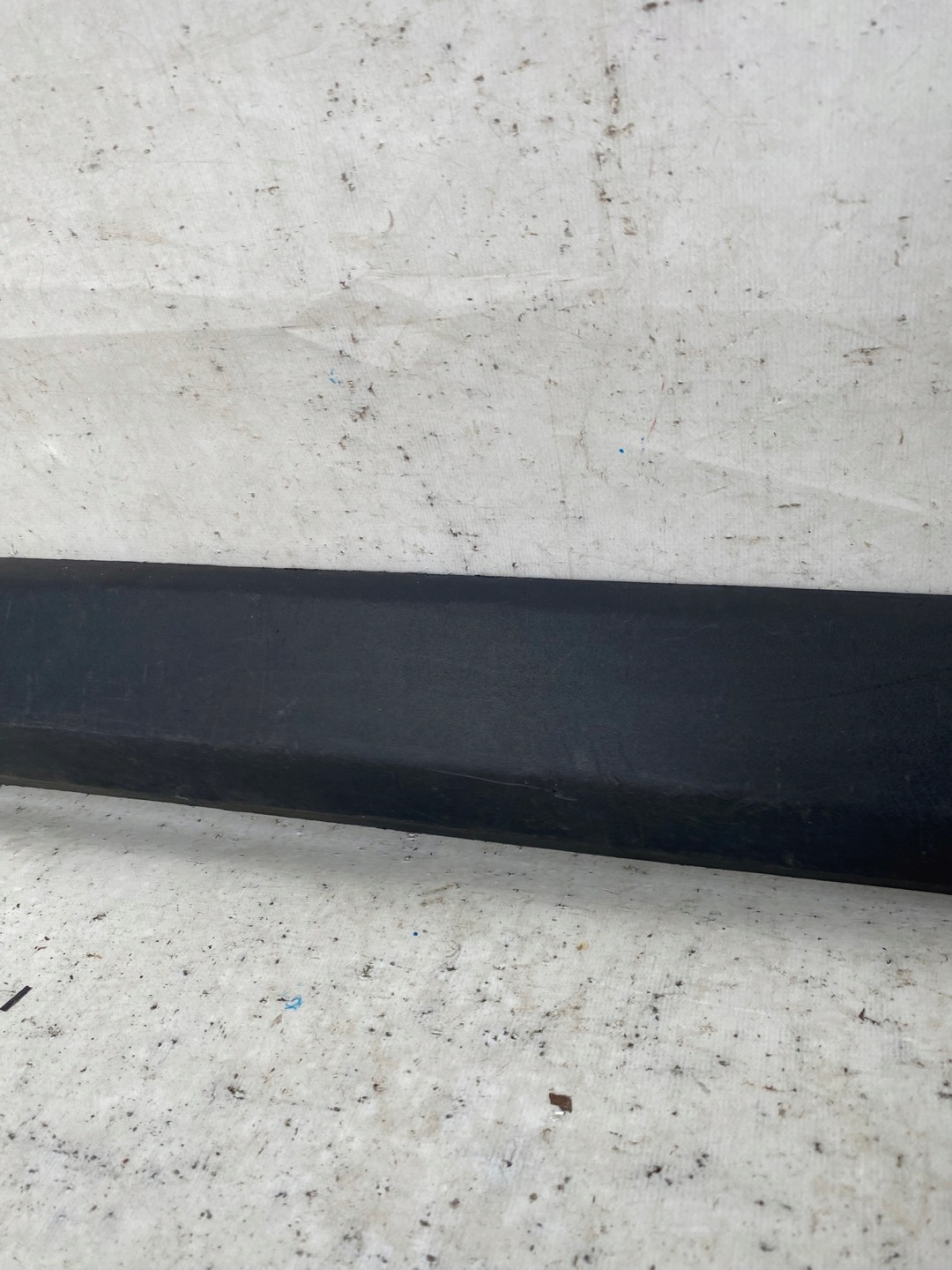 VOLVO XC60 and 08- moulding door right front front 31294844