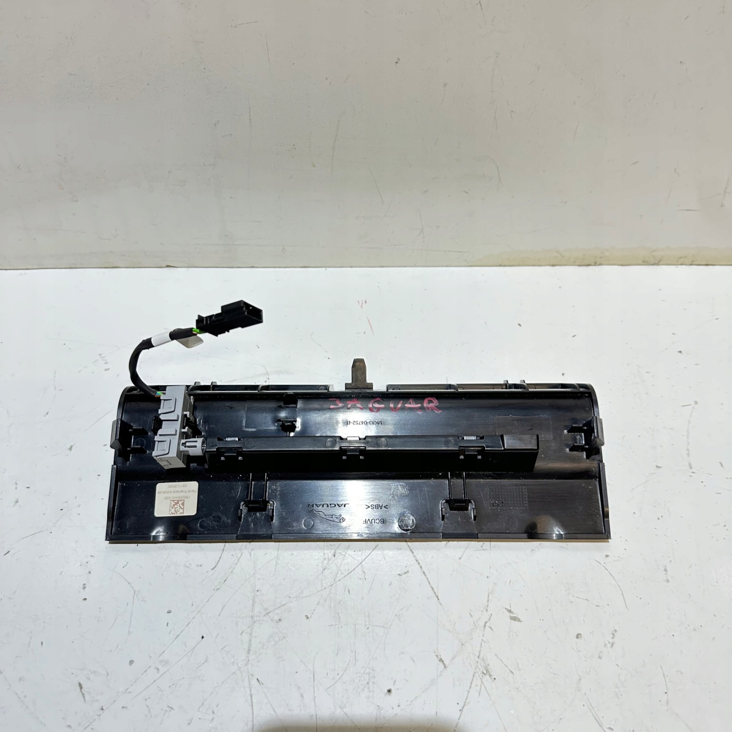 JAGUAR F-PACE LIGHT OSWIETLENIE MK83-04752-B