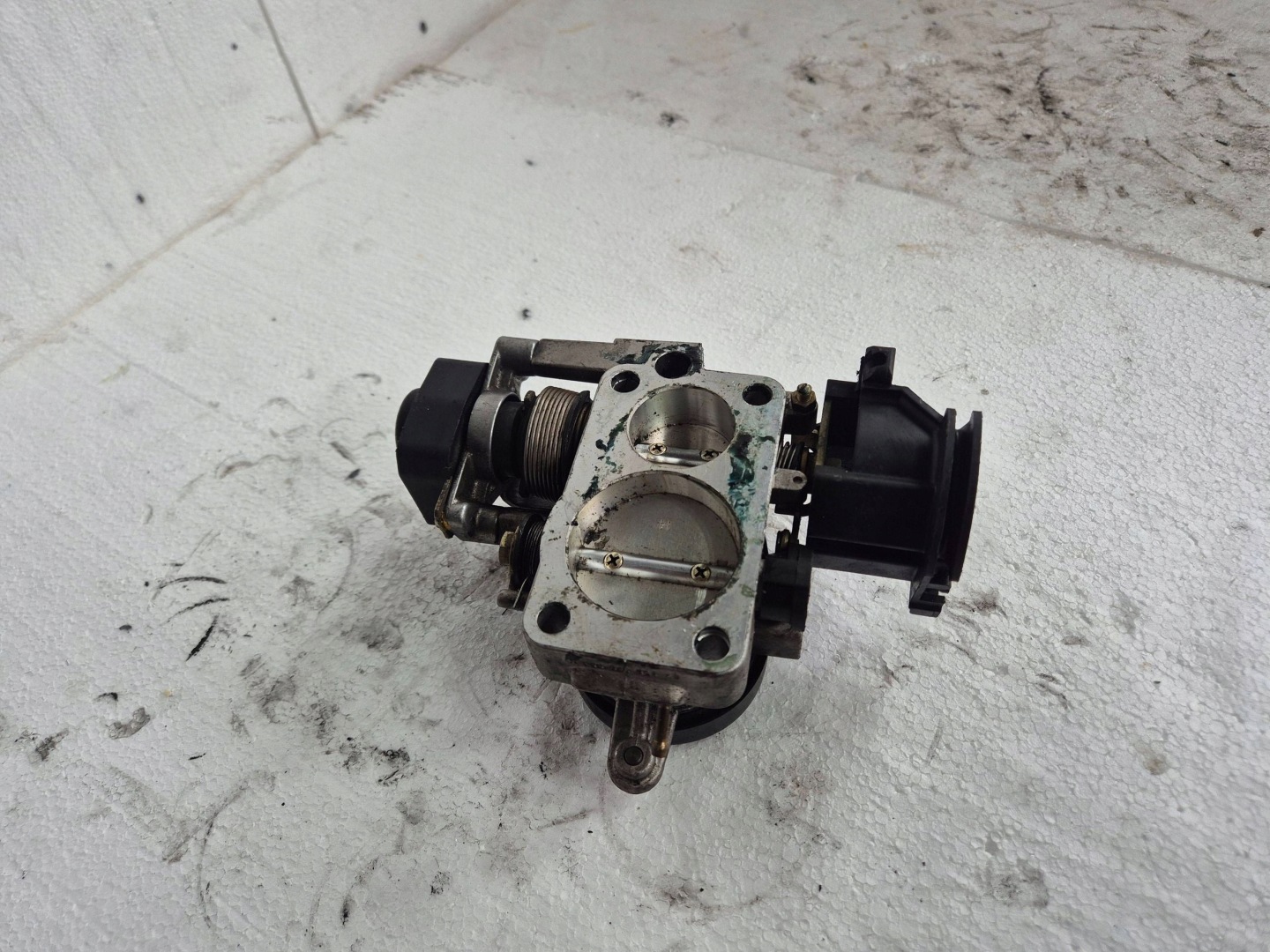 Valvola a farfalla 078133154 Audi A6 S6 C4 A8 D2 3.7 V8