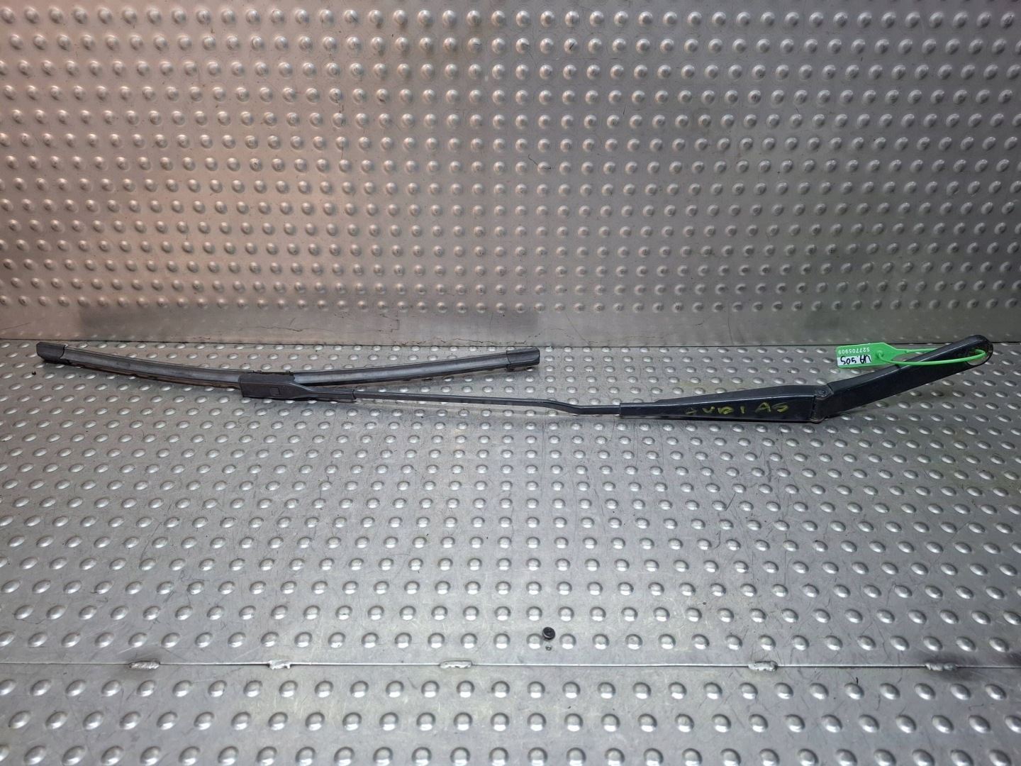 wiper arm right front 8T1955408A AUDI A5 8T0 07-15