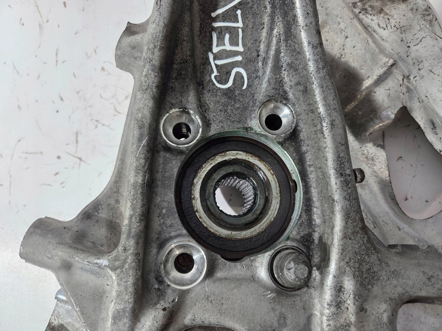 Alfa Romeo Stelvio swing front left 554551 (A103)