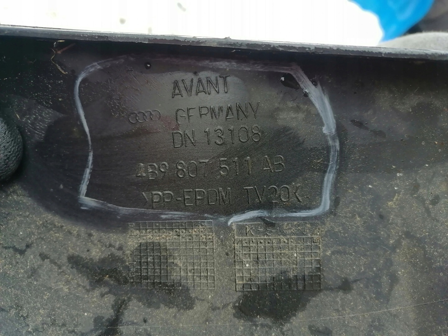 AUDI A6 C5 4B9807511AB bumper rear part