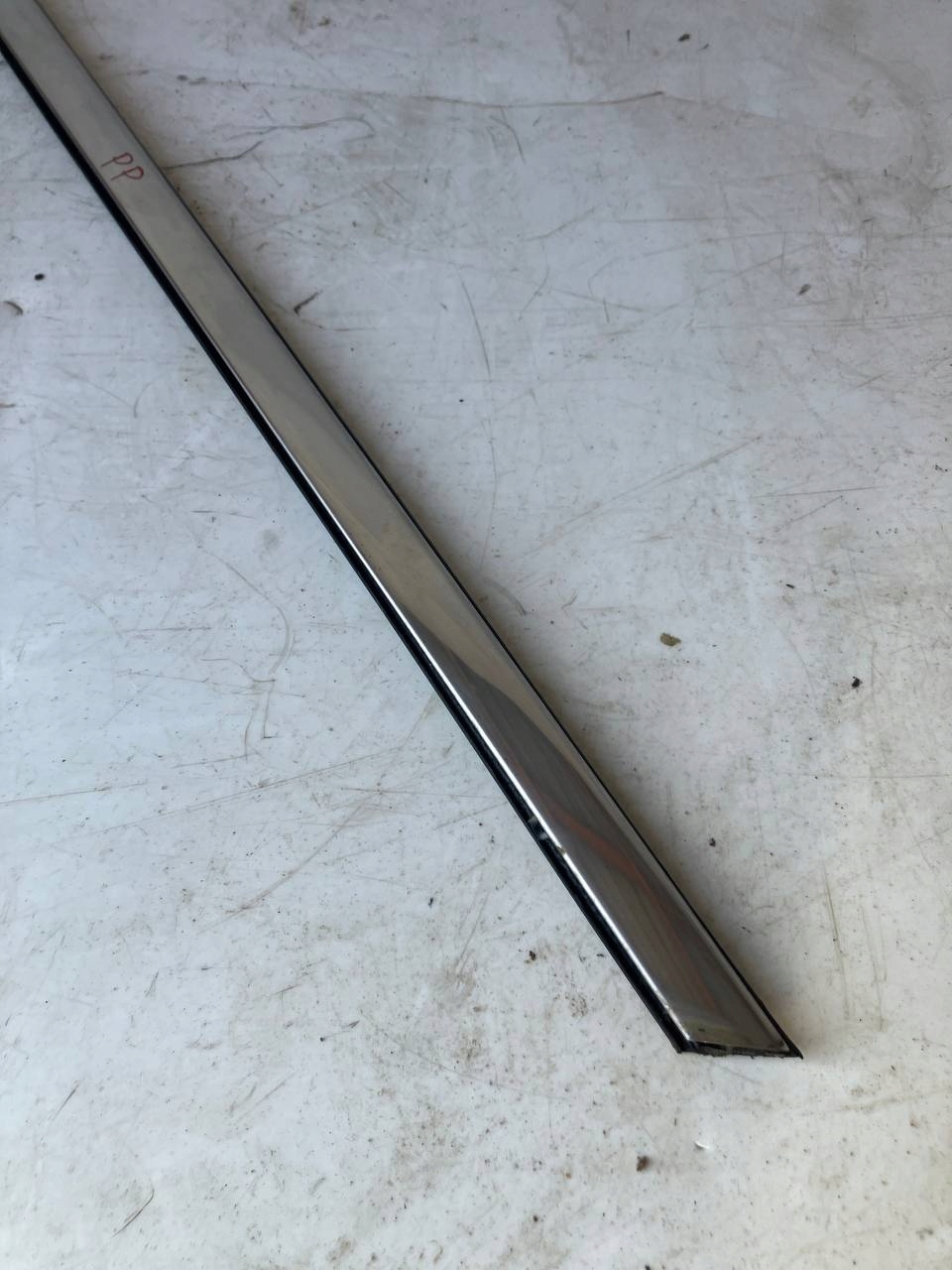 moulding dust door right front C4 PICASSO II CHROM 9677090880 #29