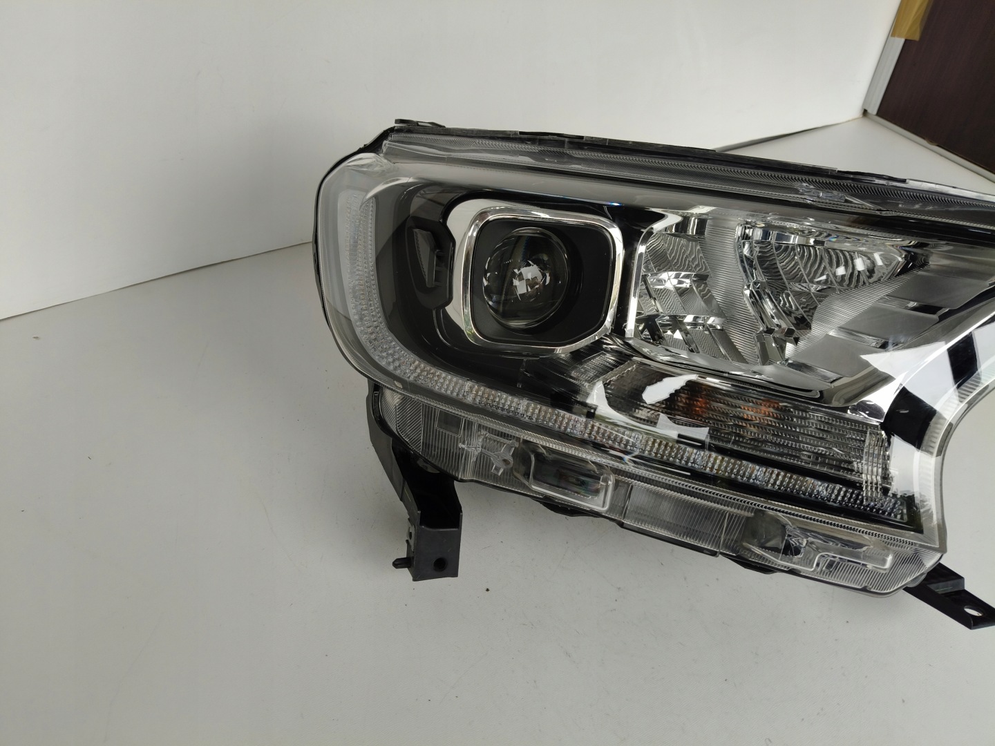 light right REFLEKTOR FORD RANGER 19- LIFT FULL LED