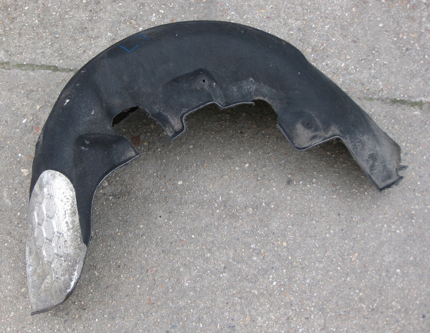 MERCEDES W212 LIFT E KLASA 13R mudguard left rear part