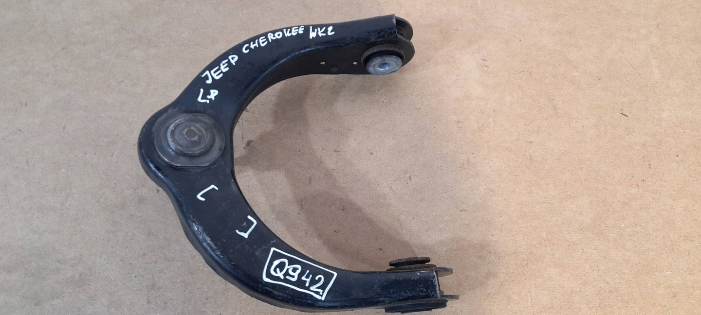 Jeep Grand Cherokee WK2 arm front left lower 68046195AH (Q942)