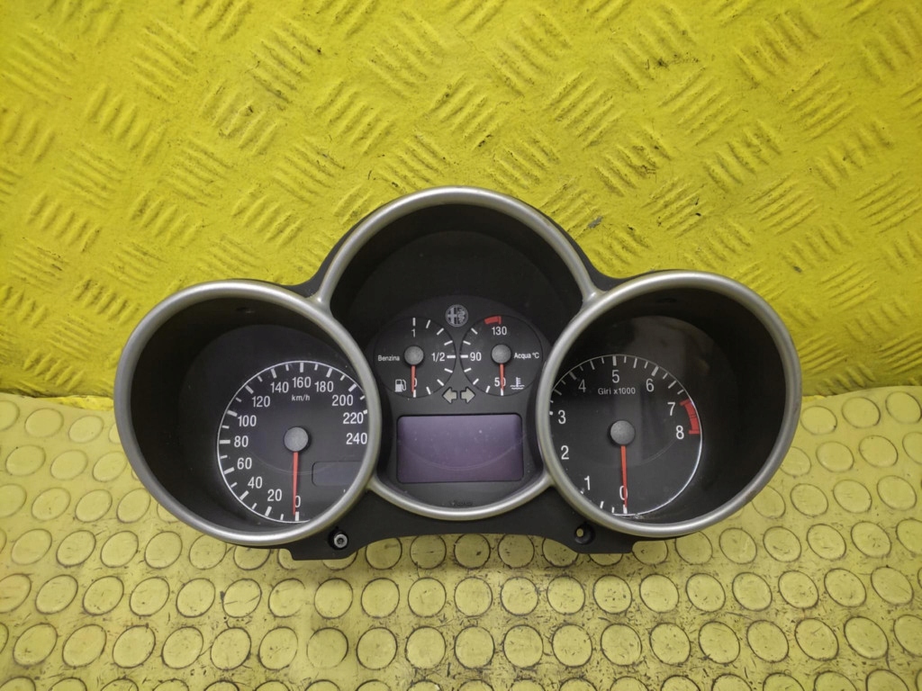 ALFA ROMEO 147 1.6 dials 735290179