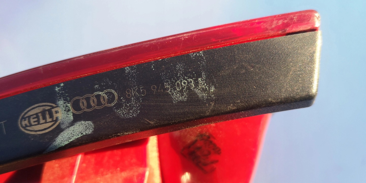 AUDI A4 B8 light rear right left 8K5945093E
