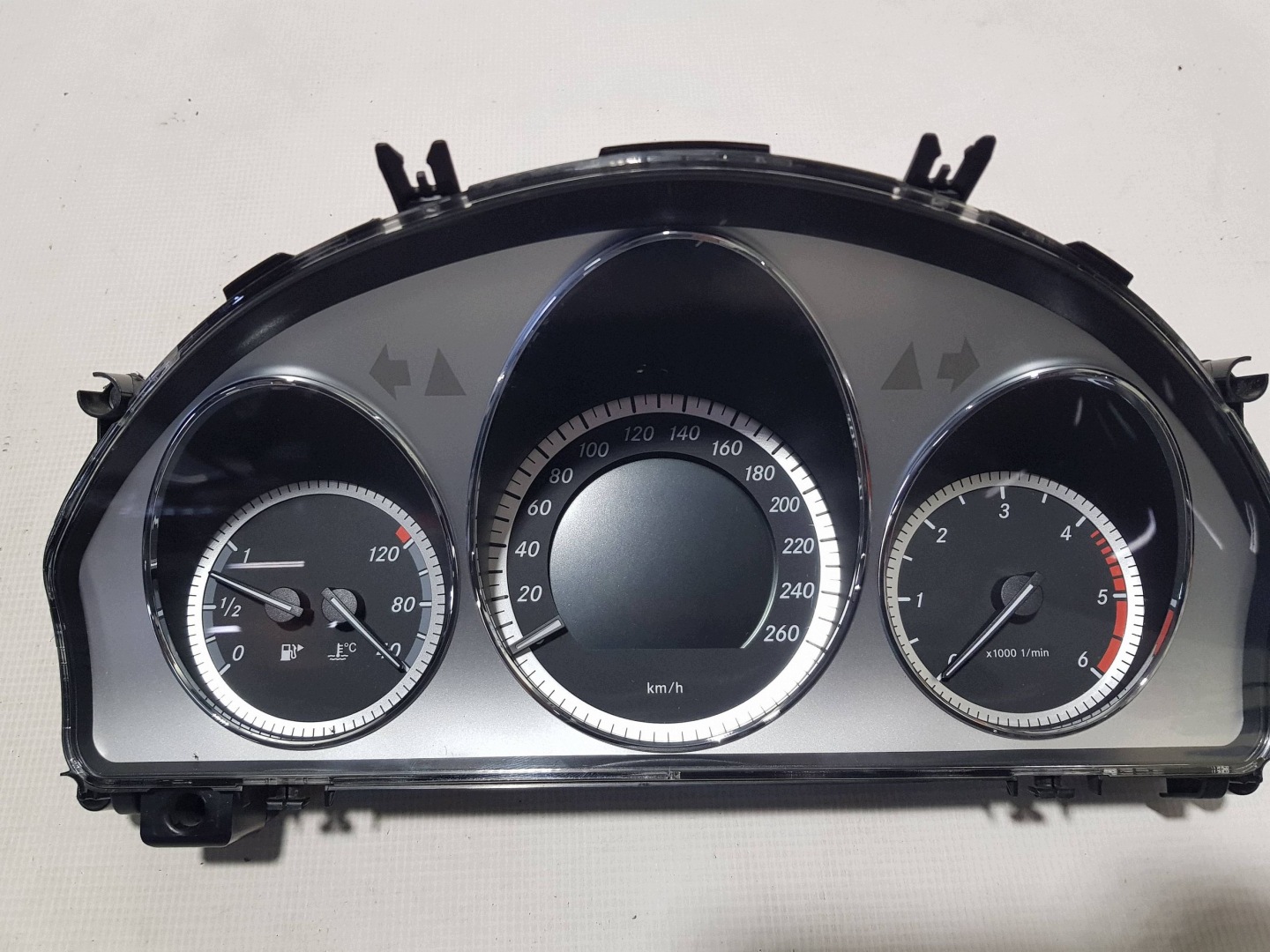 MERCEDES C KLASA W204 dials A2045407748 EU EUROPA