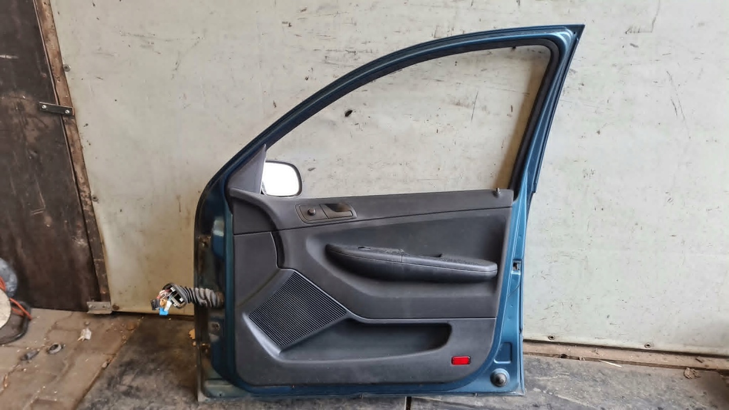 SKODA FABIA a dveře předek pravé LAK.9901