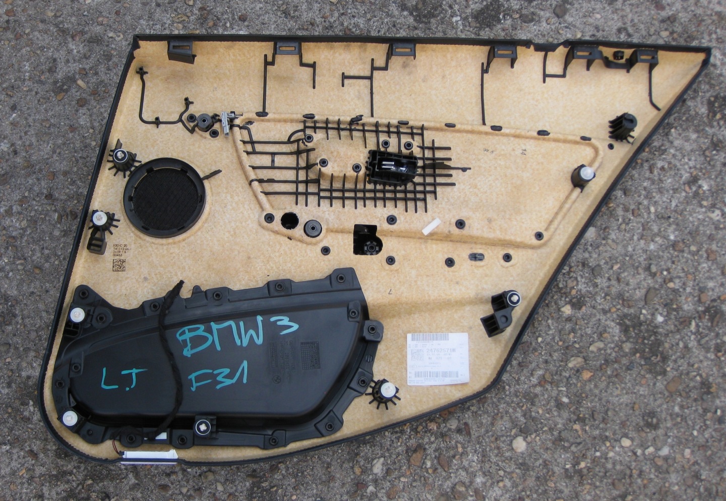 BMW F31 2.0D 14R side door left rear part