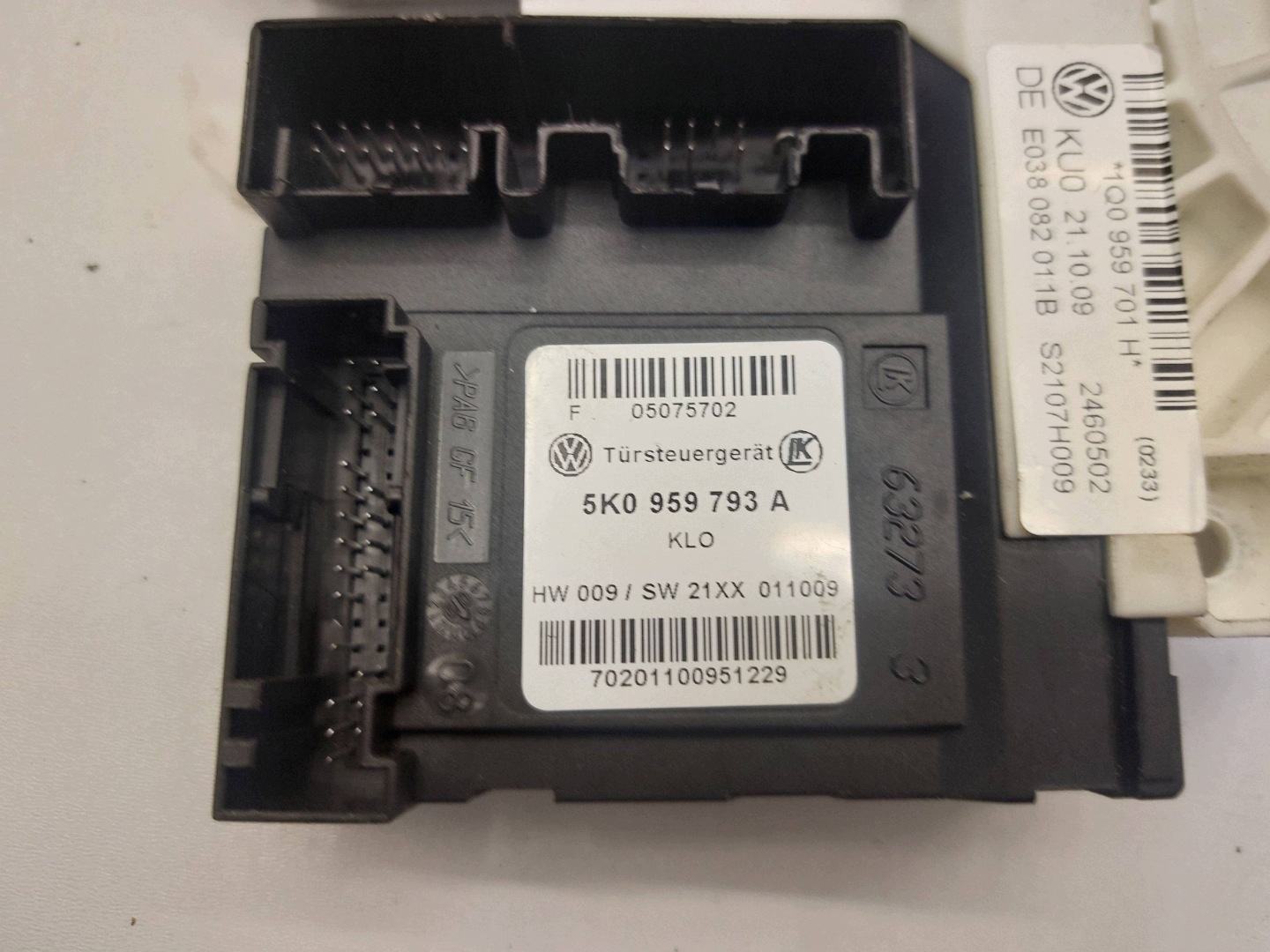 VW SCIROCCO GOLF VI mini motor control unit windows left front 5K0959793A