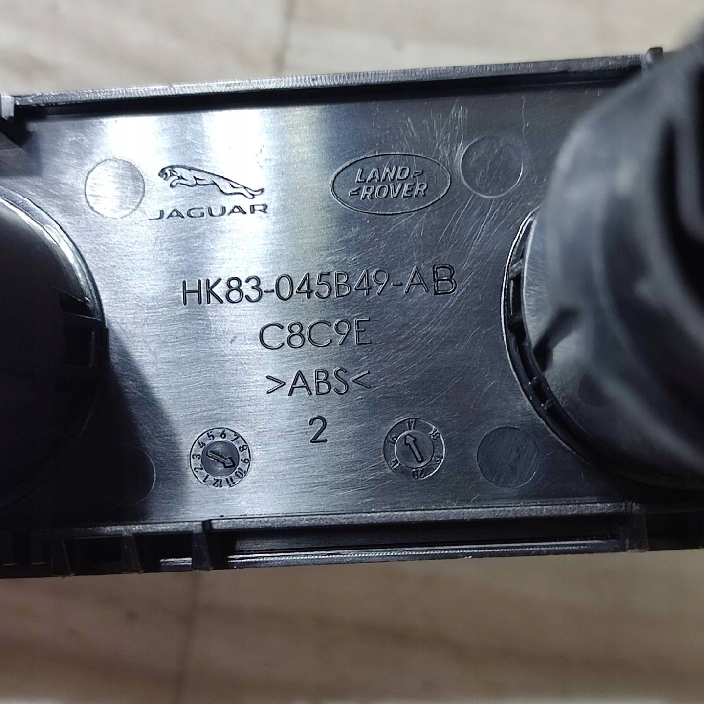 adapter USB Jaguar F-Pace FK7219010AB