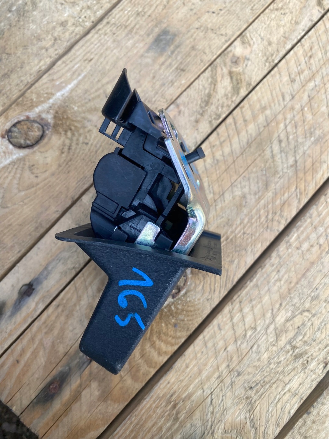 lock boot VOLKSWAGEN TOURAN 16- 5TA827505D