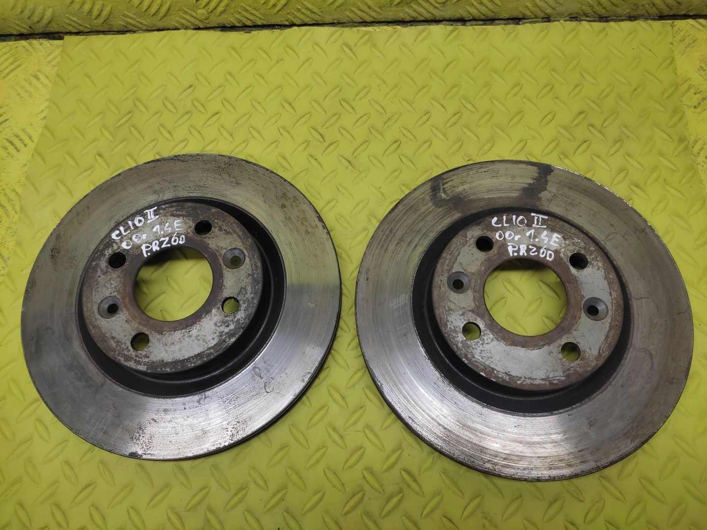 RENAULT CLIO II 1.4 discs brake front