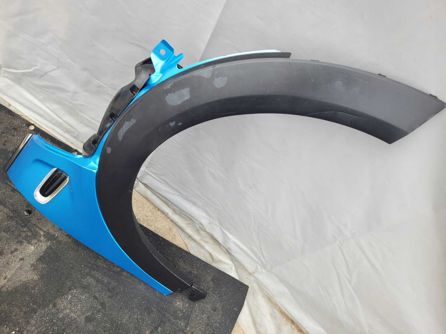 fender front front right MINI COOPER F55 Z moulding