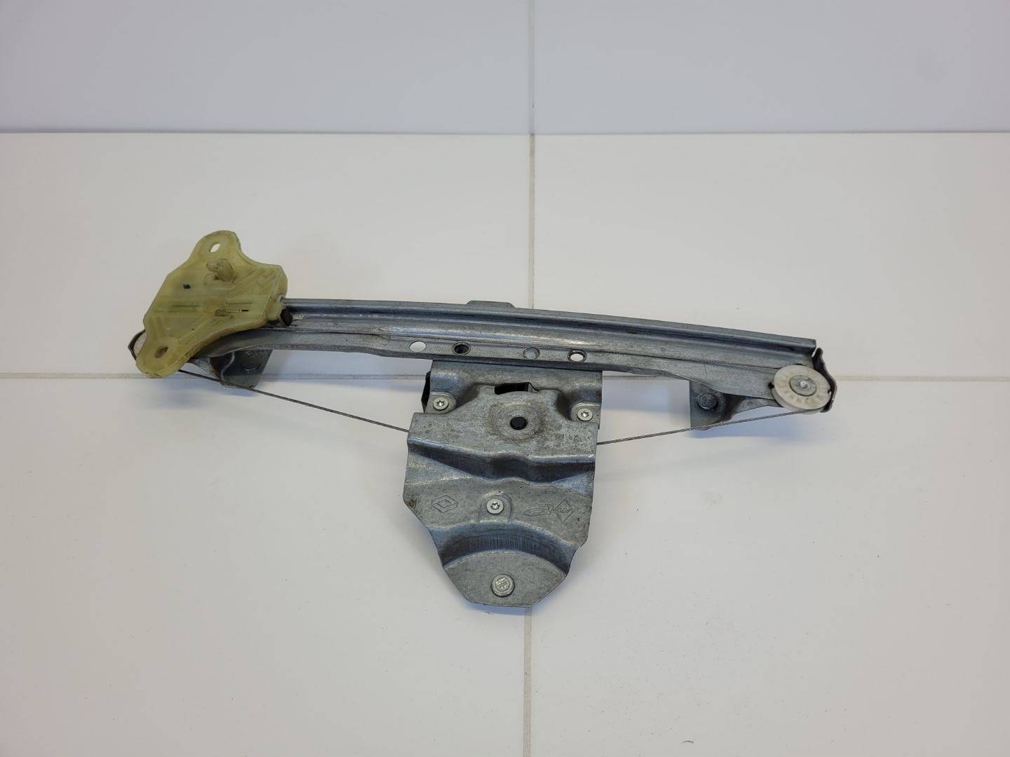 window regulator electrical front left side Renault Clio 5 2021