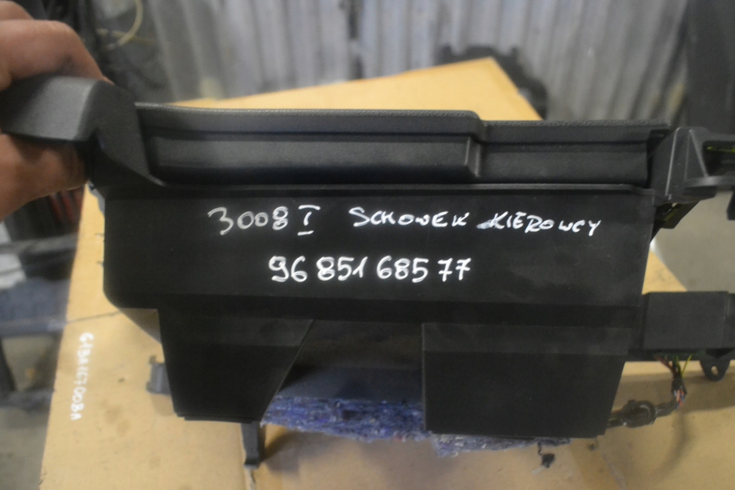 passenger compartment driver´s Peugeot OE 9685168577
