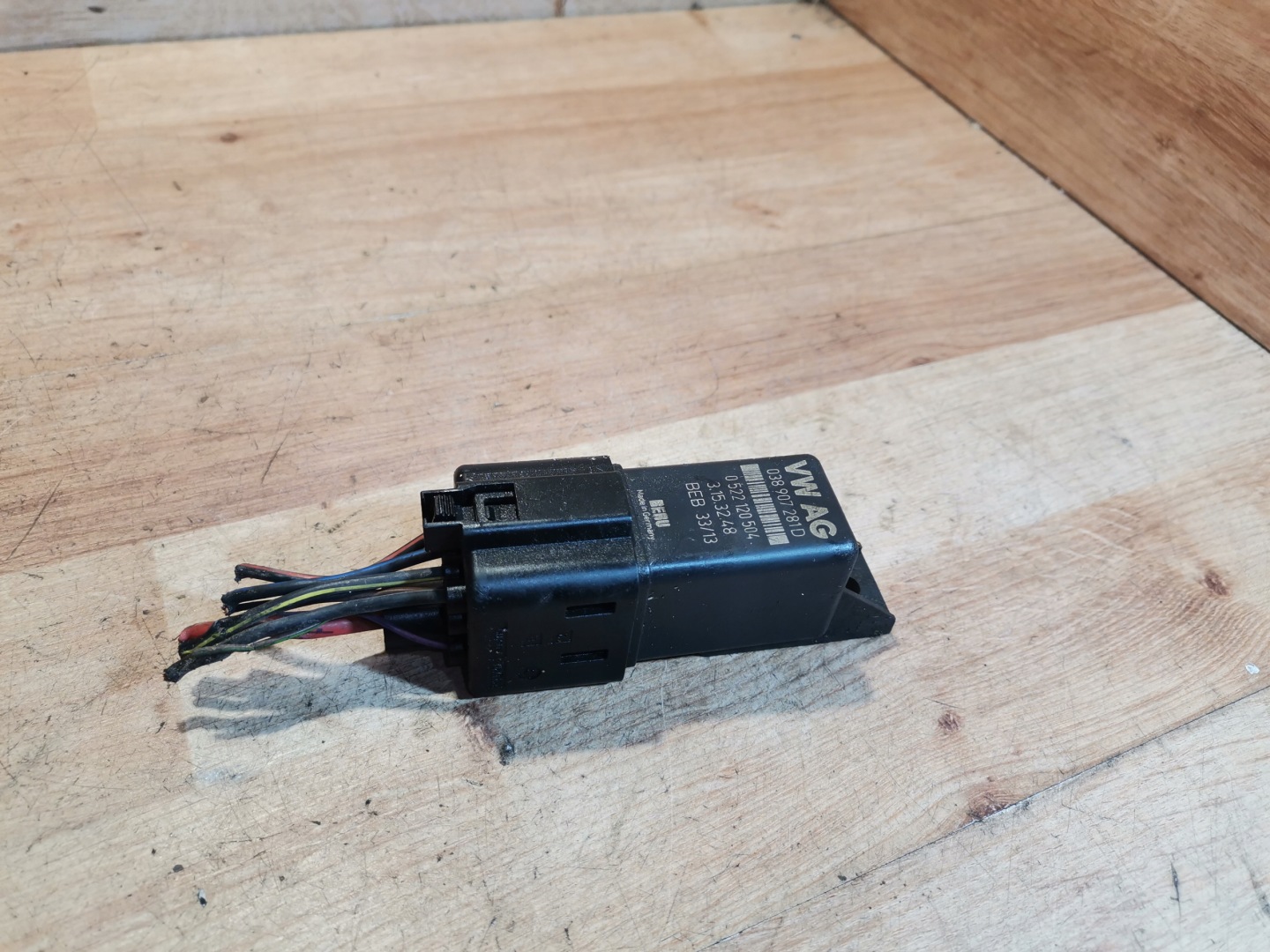 relay plugs VW SEAT SKODA AUDI 038907281D