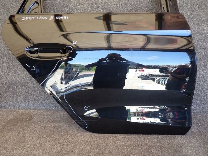 SEAT LEON IV KOMBI door right rear. rear part