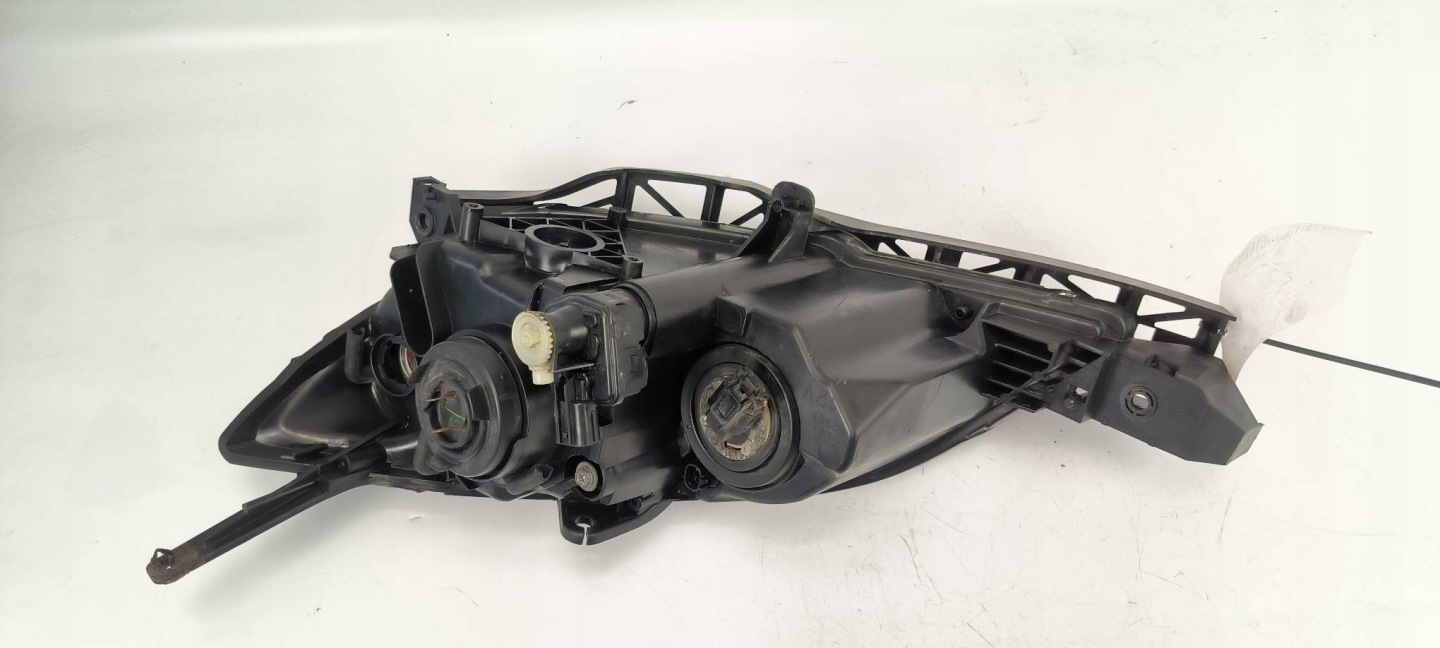 light right front MAZDA 3