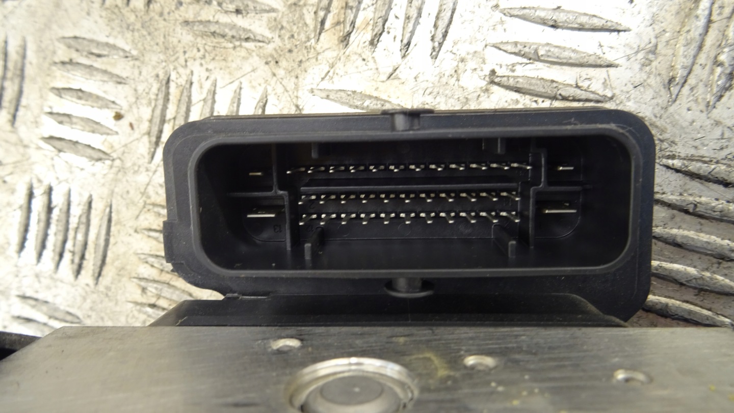 Mercedes Pumpe abs - A2054310600 NR M358