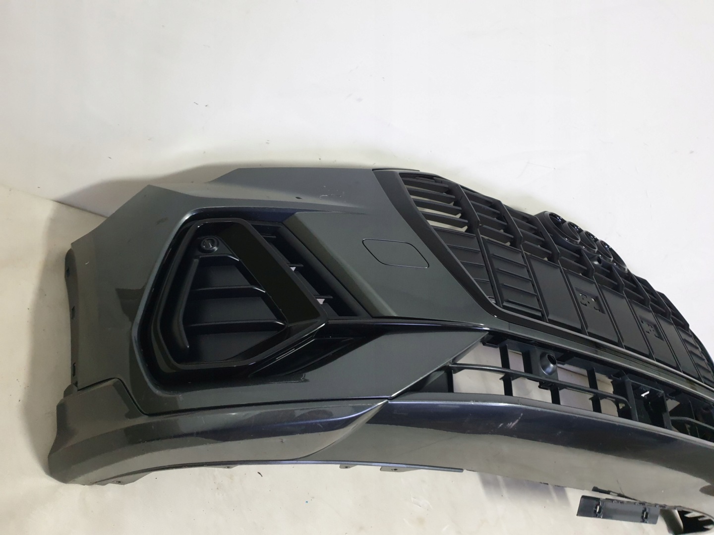 AUDI Q3 II 83A S-LINE 19-25 bumper front 4 x PDC 83A807438D 83A807437D