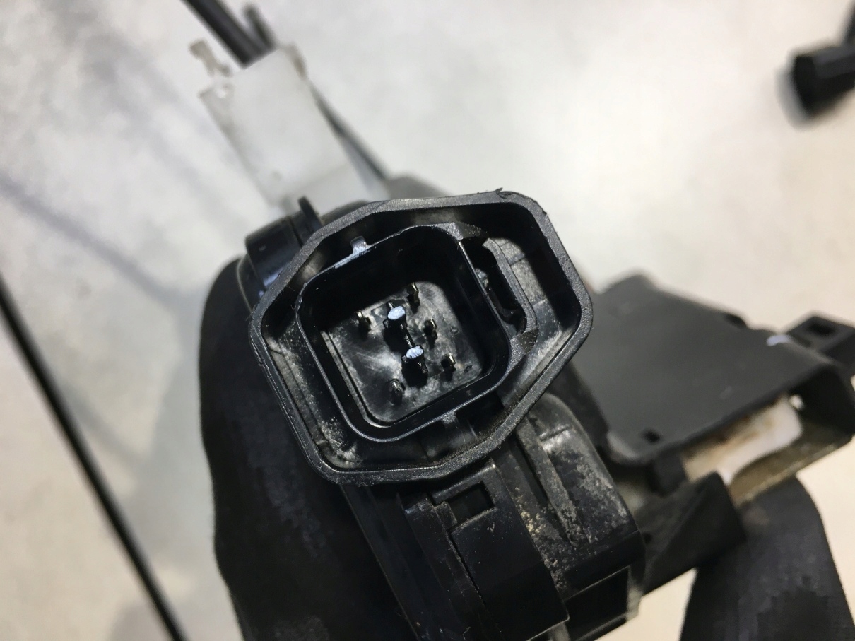 lock door left front HYUNDAI ELANTRA III 5 PIN
