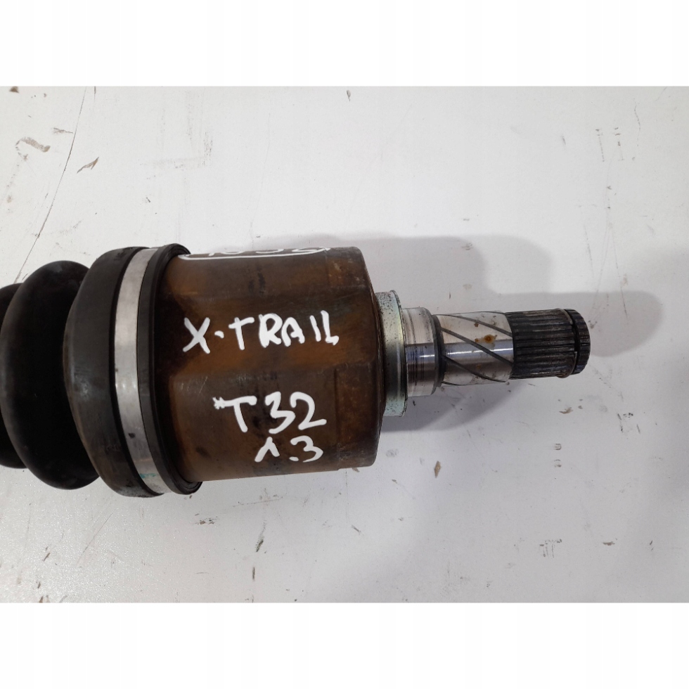 Nissan X-Trail T32 semi-axis front left (A632)