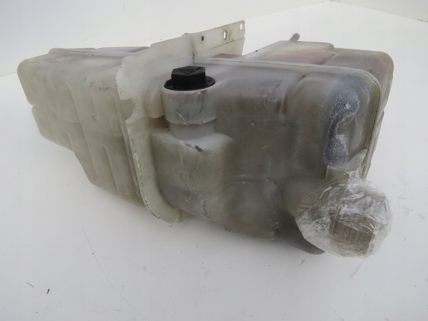 Réservoir eau SCANIA 124 420R 1882239
