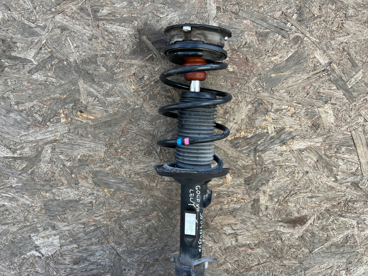 swing shock absorber left front VW GOLF VII OCTAVIA III 1.2 TSI
