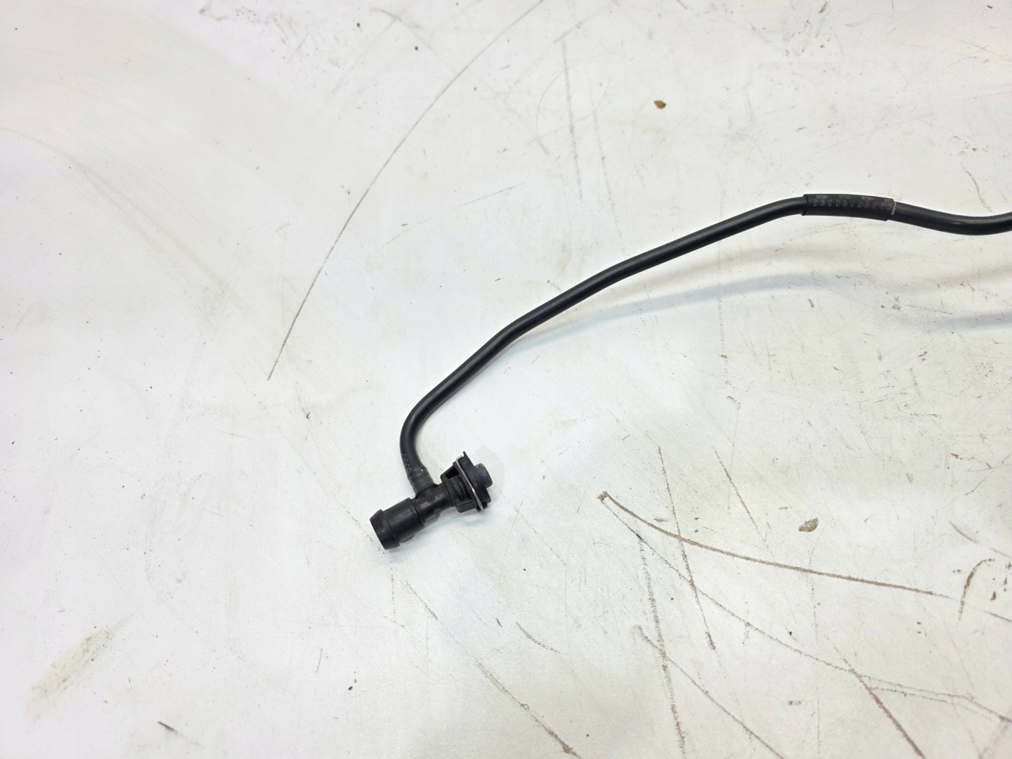 cijev prijenos crijevo vode AUDI A4 B9 A5 8W 2.0 TDI 8W0121081DR