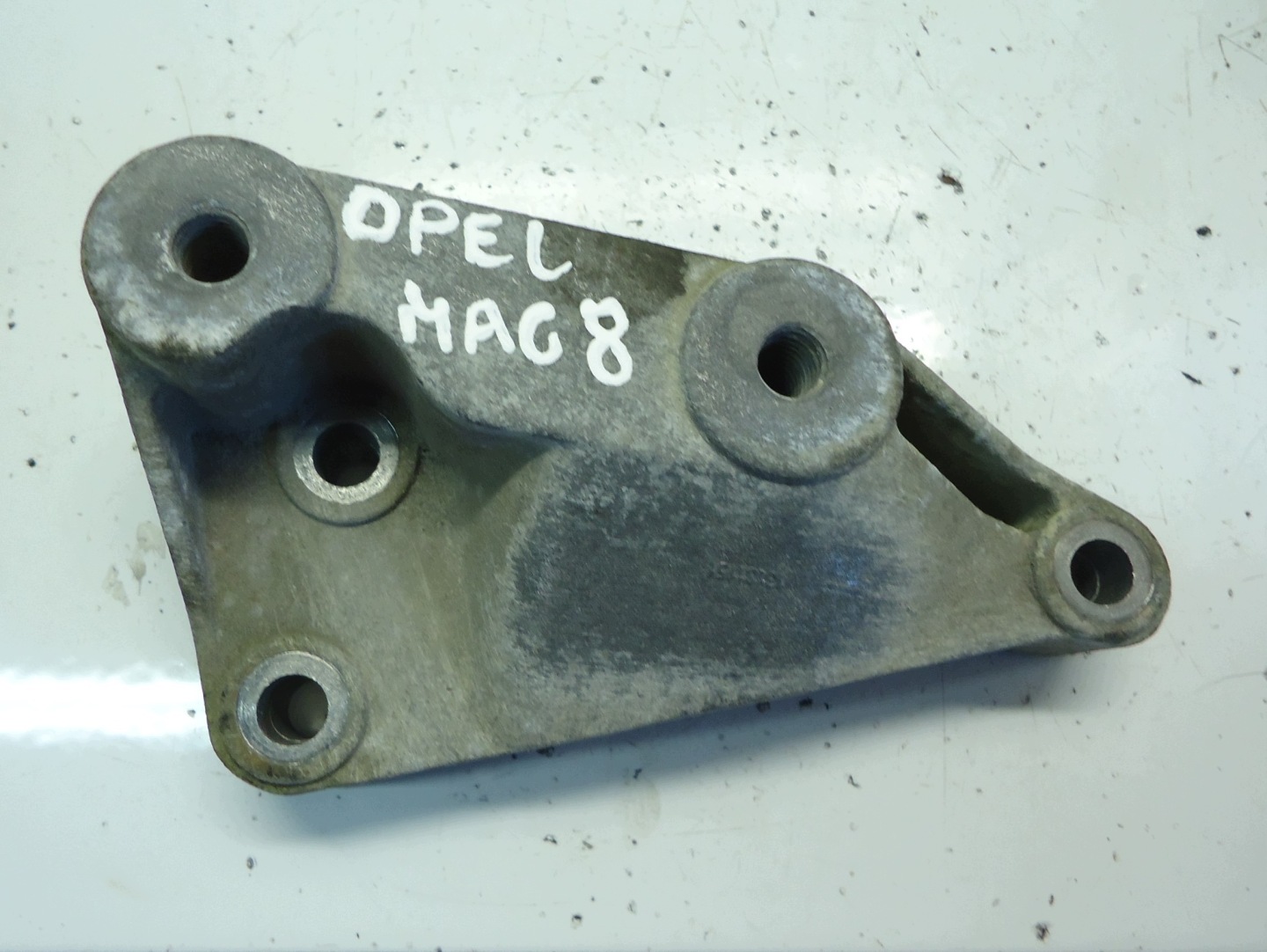 OPEL CORSA D 1.4 16V A14XER engine mount 13131151