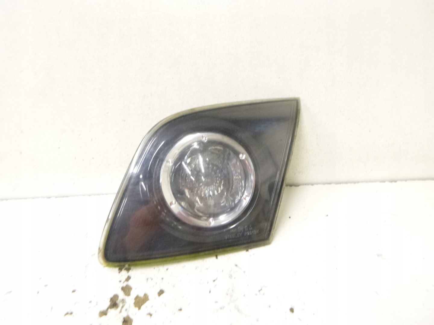 light rear right z bonnet Mazda 3 2005r.