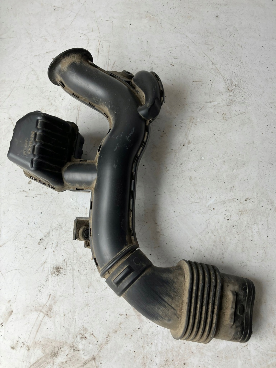 pipe LAPACZ REZONATOR TWINGO III 165559798R