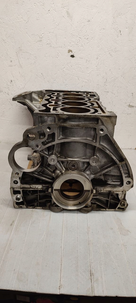 Blok dol MOTORU BMW E90 2,0i