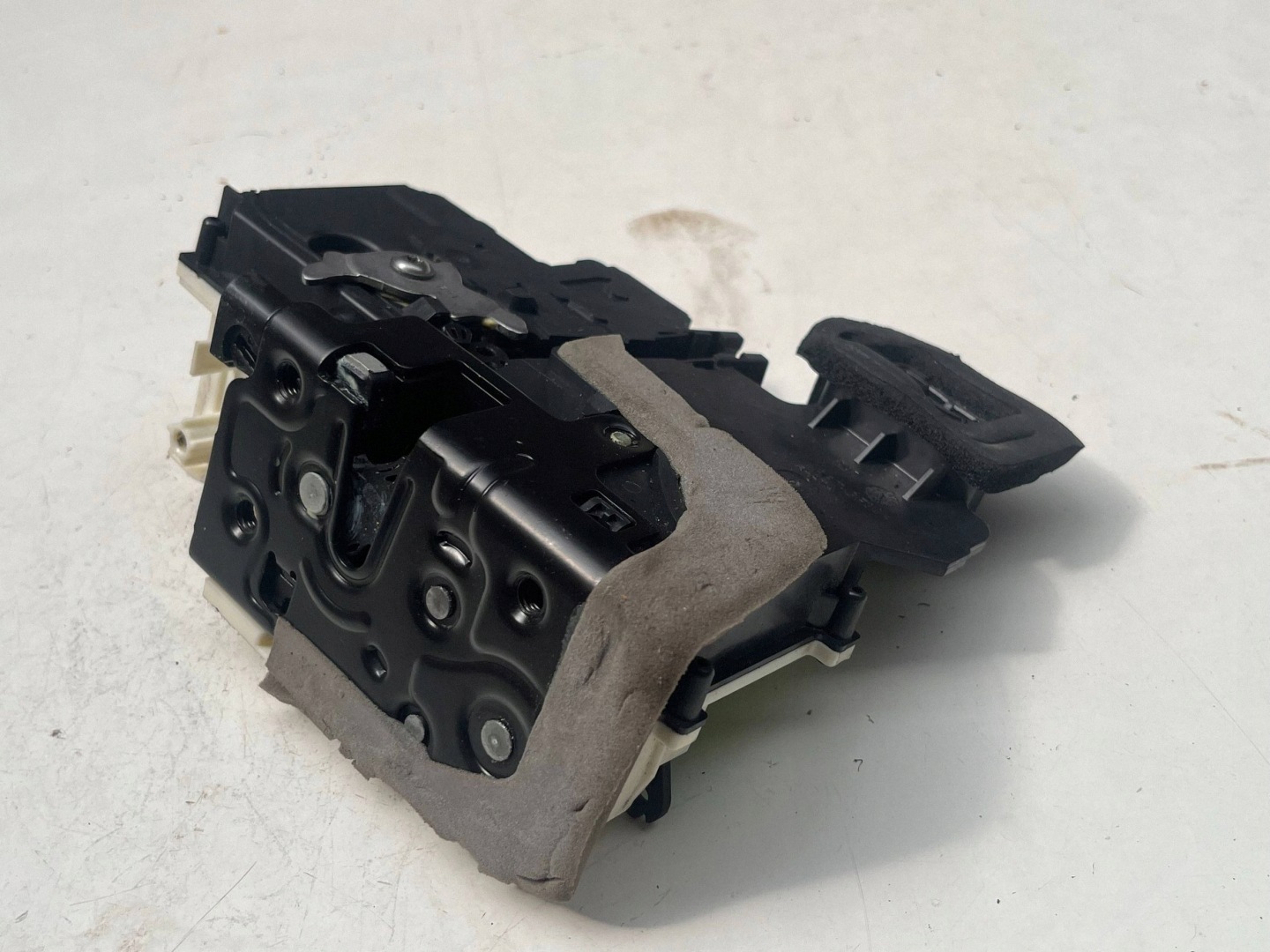 AUDI A6 C8 lock door right rear part 4K0839016Q @M