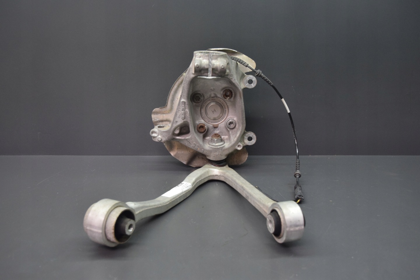 swing right arm front BMW i3