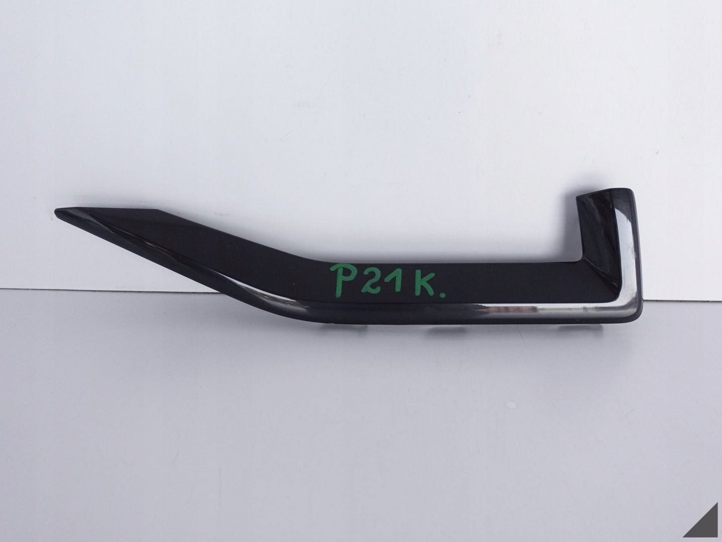 AUDI A1 82A II ADVANCED 18- moulding rear part right