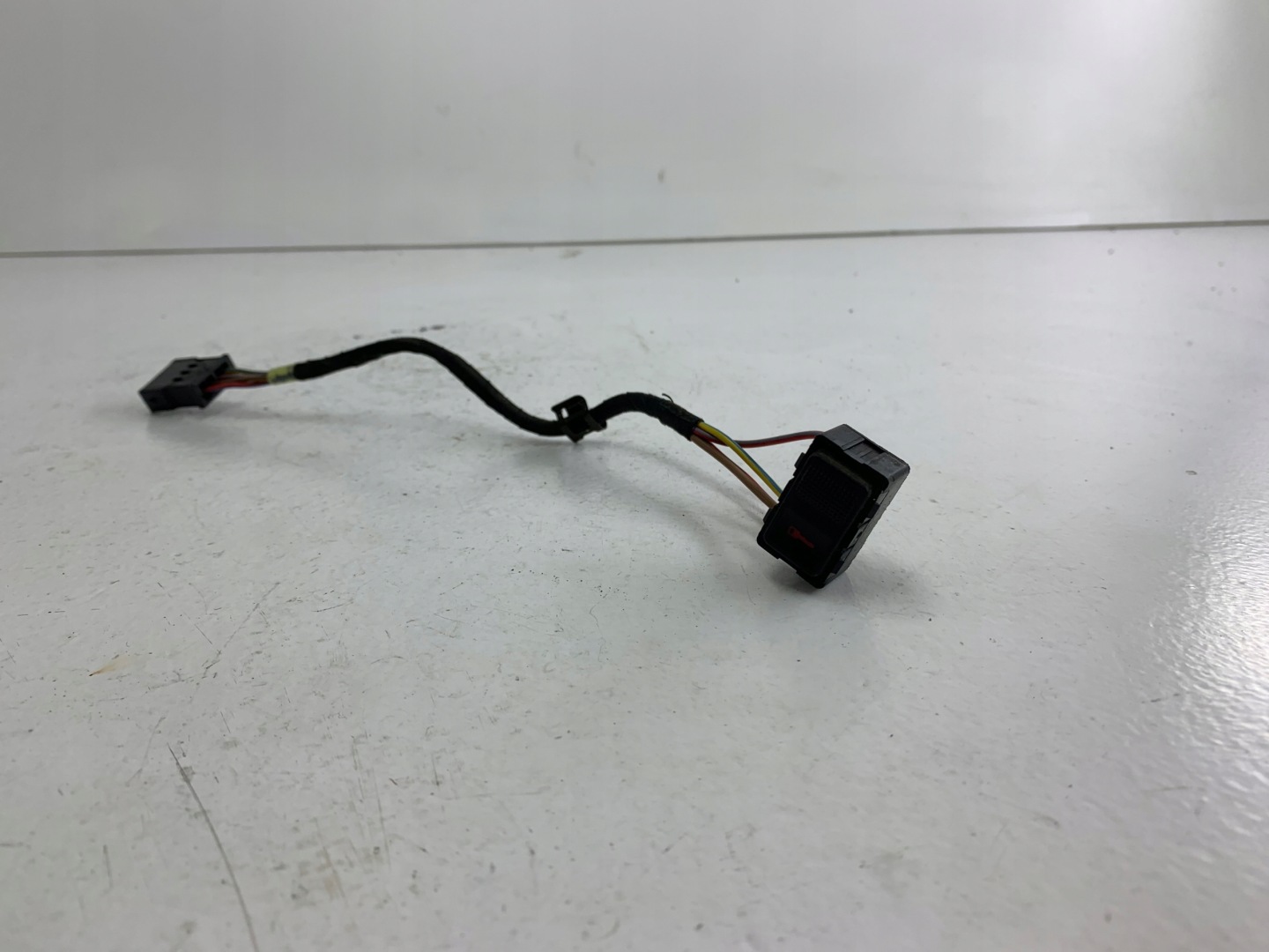 AUDI A3 8L switch of a lock central 8L0962107A