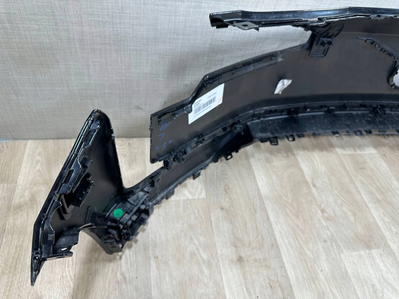 Volvo EX30 EX-30 2023-> bumper front front 31345658