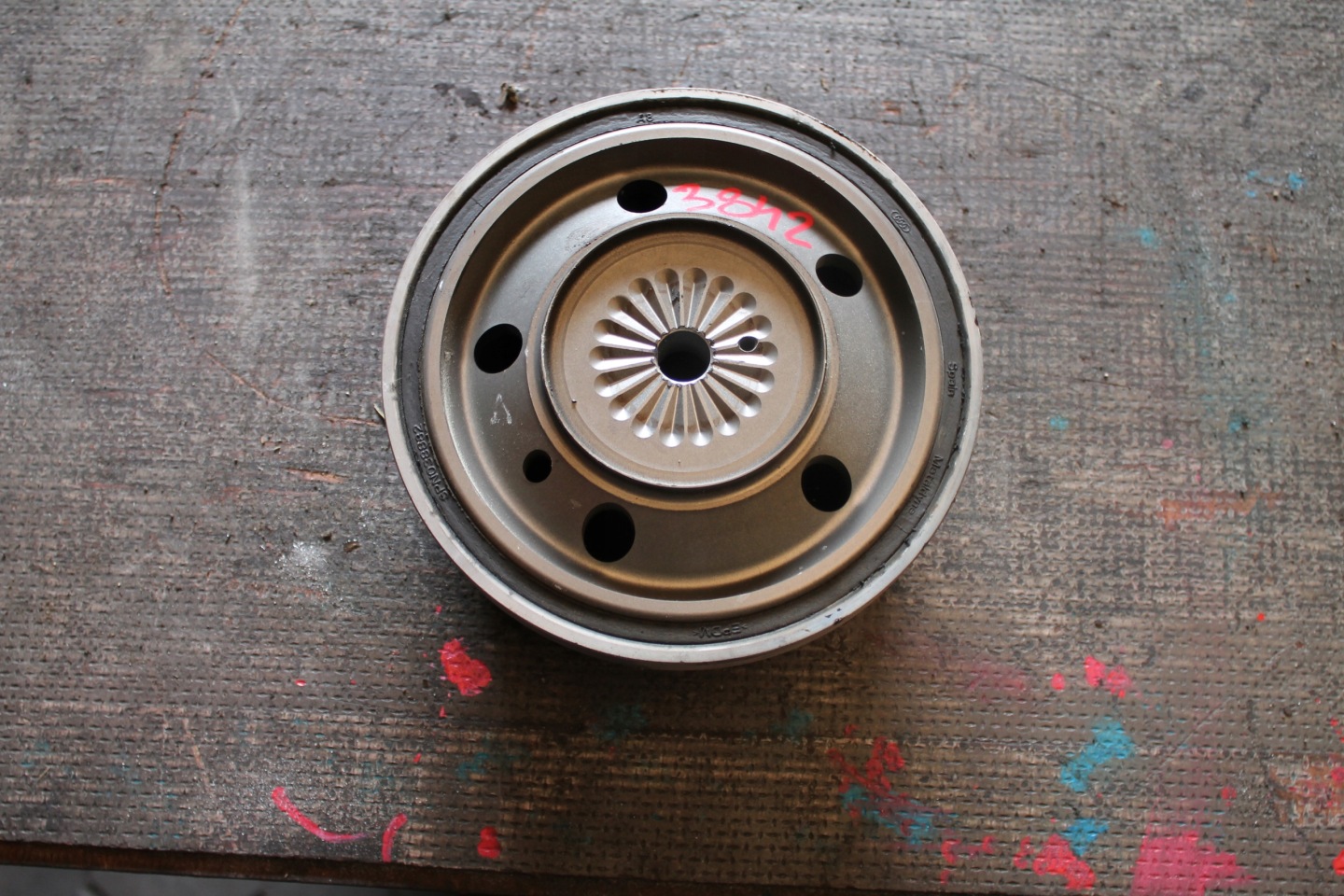 3842. pulley AUDI 3,0 TFSI 06M105251BE