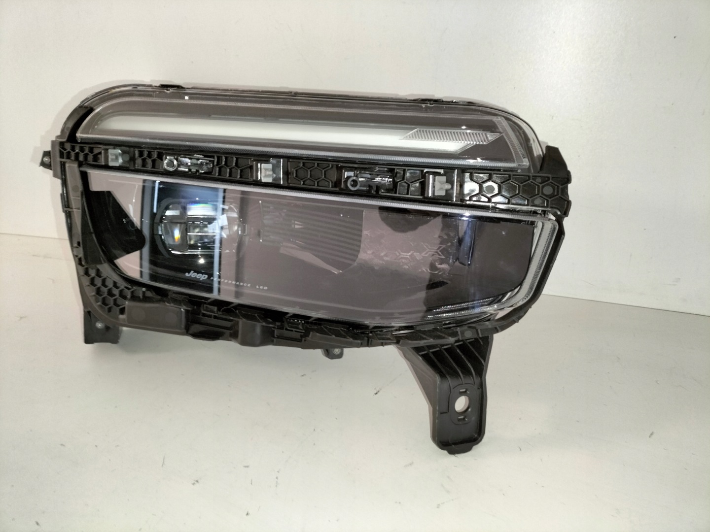 light front reflektor right JEEP AVENGER 23- FULL LED