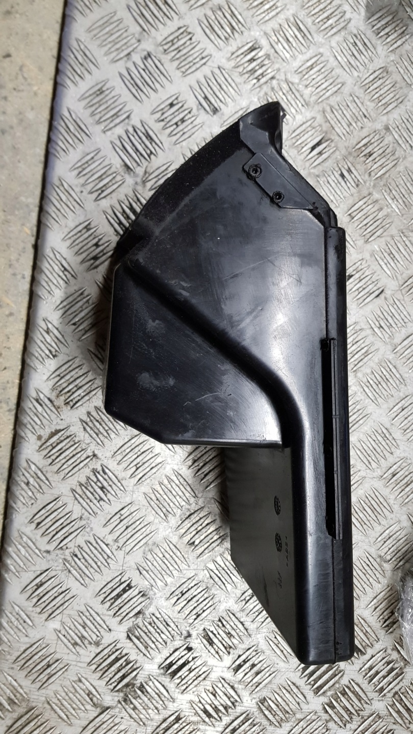 AUDI A8 D2 passenger compartment plato