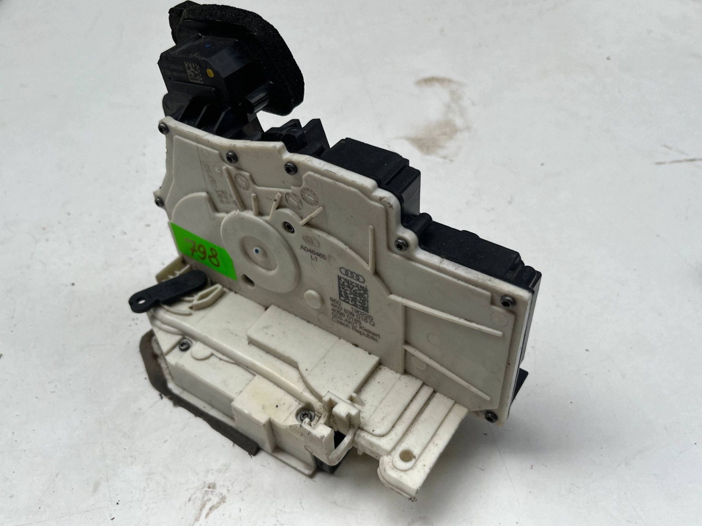 AUDI A6 C8 lock door right rear part 4K0839016Q @M