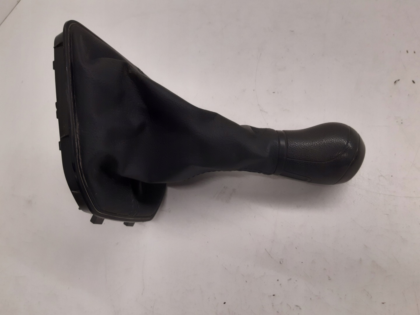 knob sleeve 2K0711113N VW Caddy 2K5 1,2 TSI